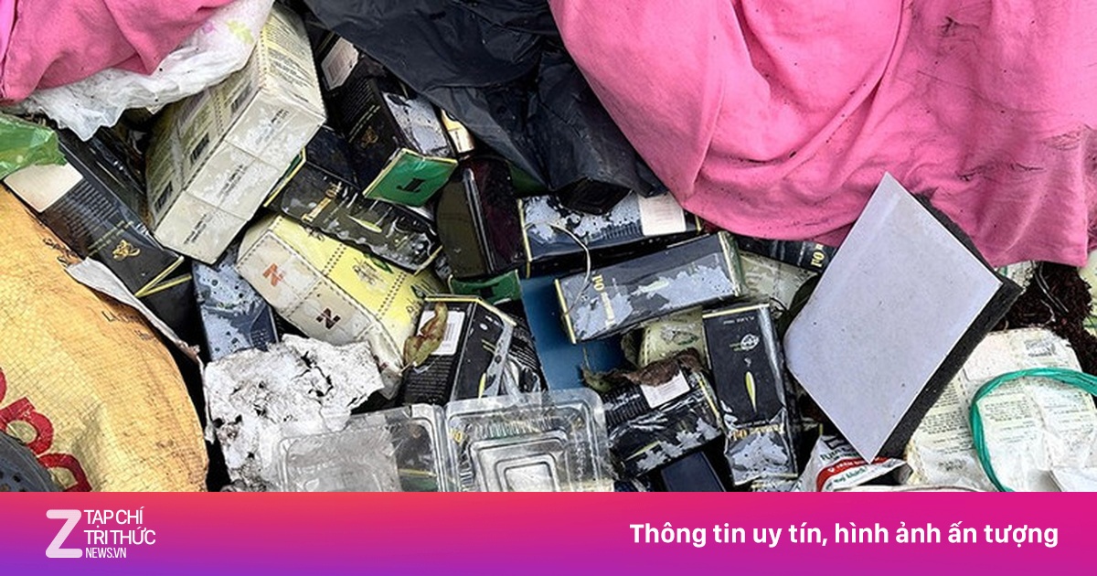 Hàng trăm lọ mỹ phẩm bị vứt bỏ bên đường ở Đà Lạt