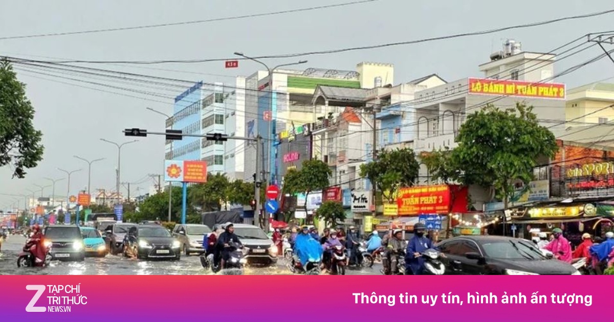 Mưa lớn nhất từ đầu năm ở Cần Thơ, nhiều tuyến đường ngập sâu