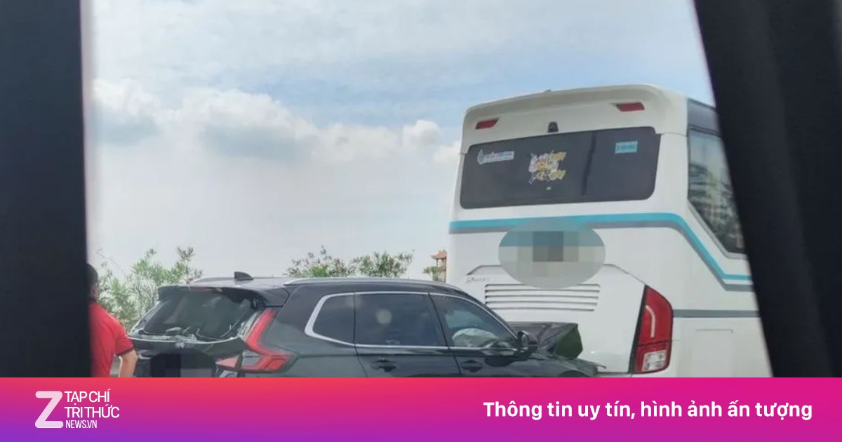 5 ôtô va chạm liên hoàn trên cao tốc Cao Bồ - Mai Sơn