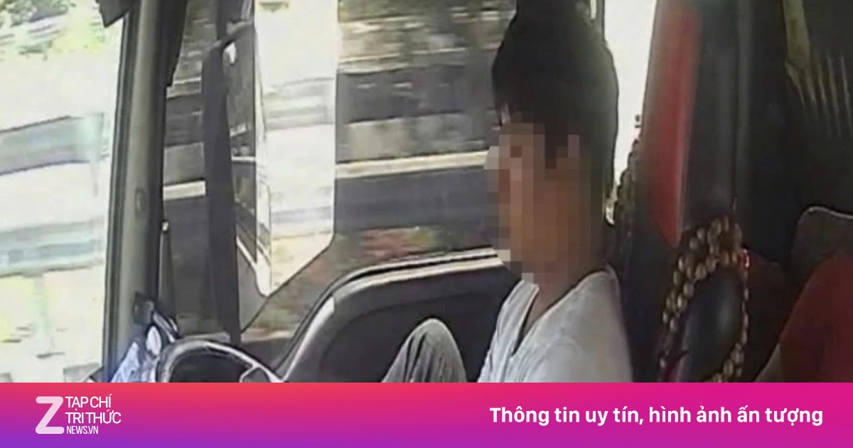 Xử lý tài xế container lướt TikTok, lái xe một chân trên cao tốc