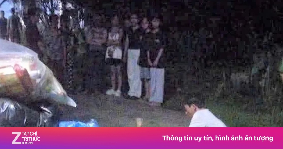 Bé trai hai tuổi tử vong khi rơi xuống mương nước trước nhà