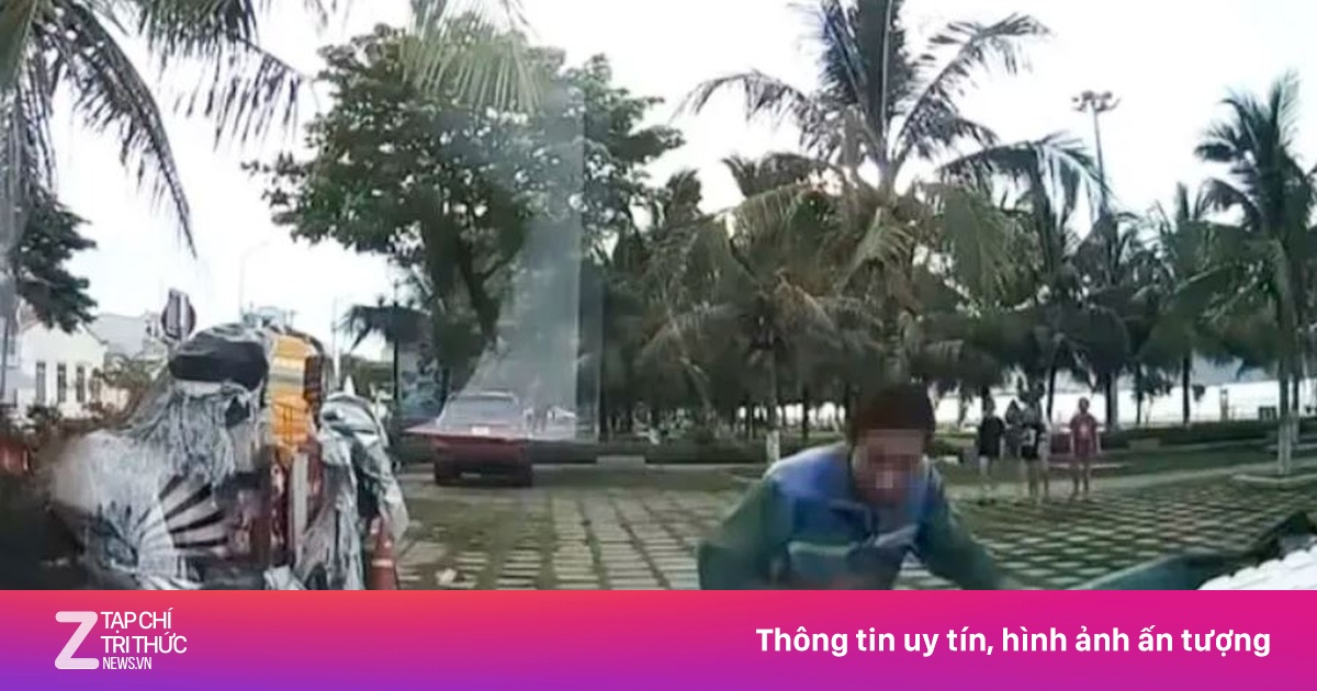 Anh công nhân môi trường nhận 'mưa lời khen' với hành động trách nhiệm
