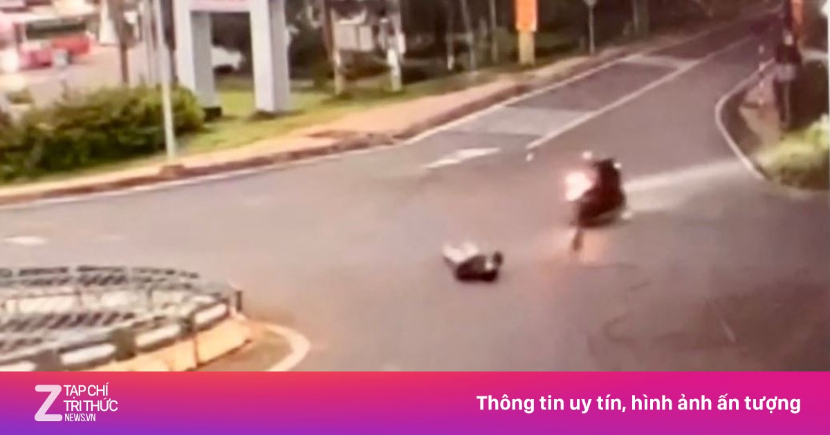 Xe tải kéo đứt dây cáp, người đi xe máy bị quật văng giữa đường