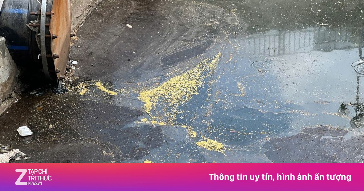 Dừng bổ cập nước hồ Tây, sông Tô Lịch trở lại màu đen