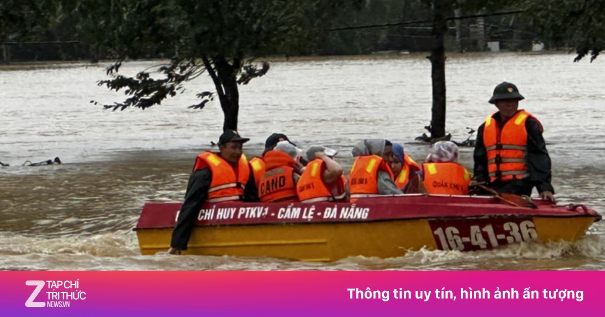 Bốn hình thái thời tiết hội tụ gây mưa kỷ lục lịch sử tại miền Trung