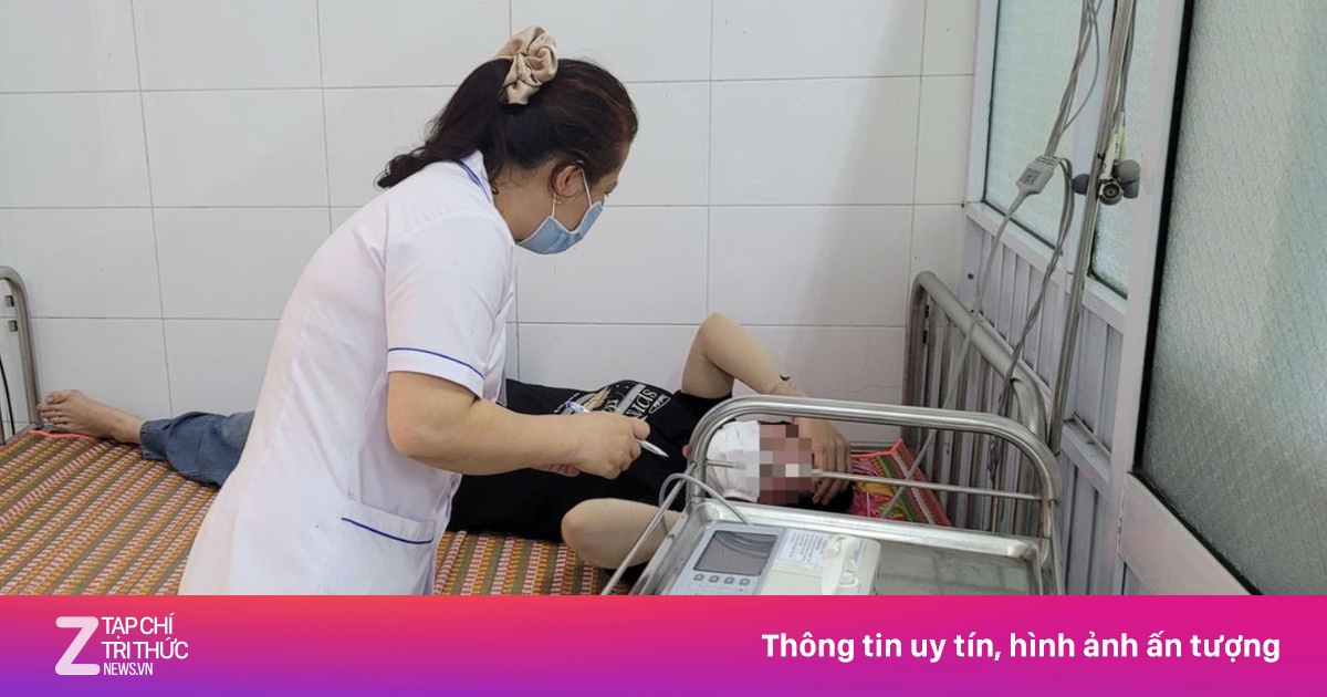 Nhiều công nhân tại Huế nhập viện cấp cứu sau bữa ăn