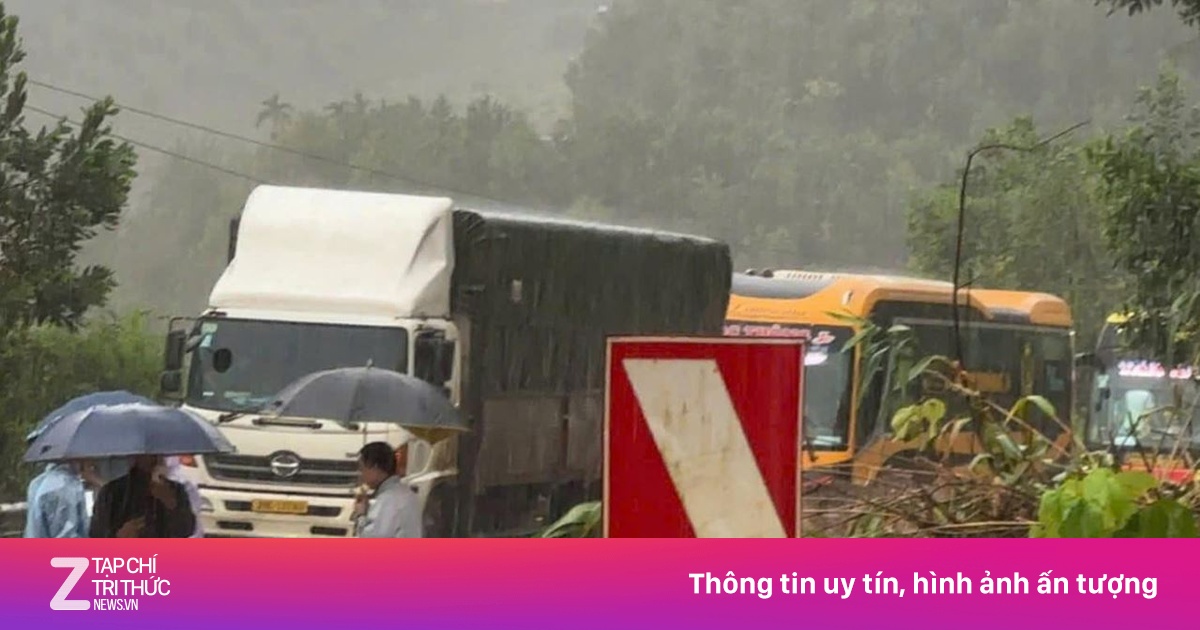 Sạt lở đèo Lò Xo