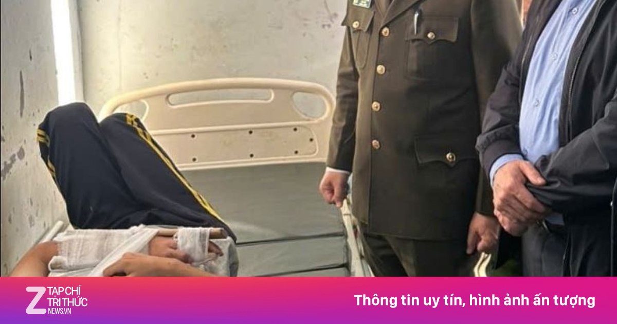 Tai nạn thảm khốc ở Láng Sơn: Vợ chồng tử vong, con trai sống sót