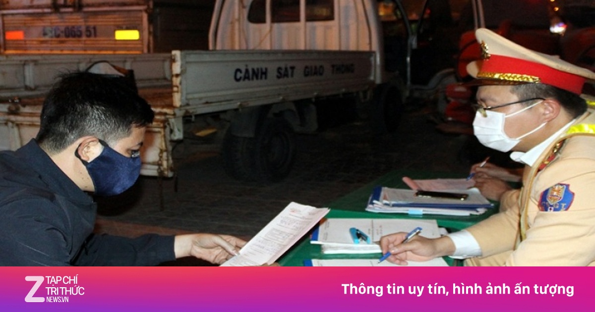 CSGT Hà Nội hóa trang tuần tra vi phạm nồng độ cồn dịp Tết