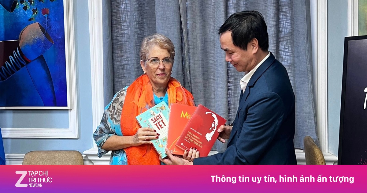 Vượt đại dương mang sách đến với các bạn Cuba