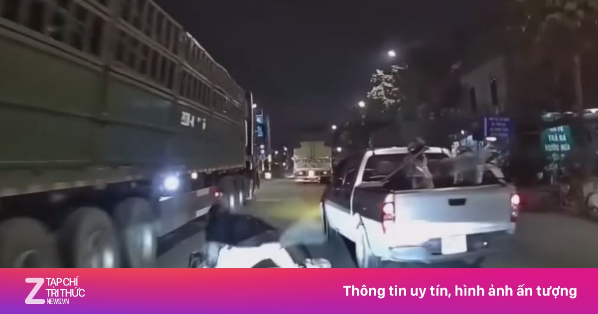 Luật sư nhận định vụ xe bán tải suýt đẩy 3 người vào gầm xe đầu kéo