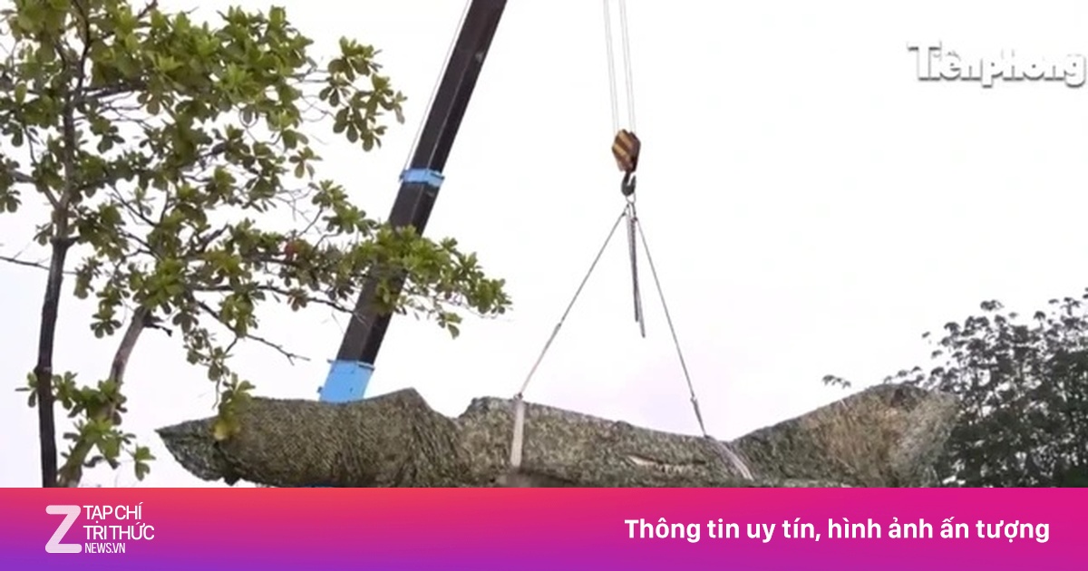 Cận cảnh di chuyển chiếc máy bay Mig21 bị 'bỏ quên' tại Cà Mau trong đêm