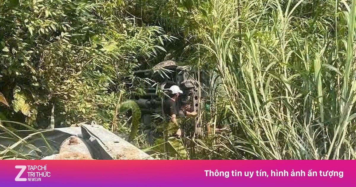 Xe khách 29 chỗ lao xuống vực ở Tam Đảo, hơn 100 người tham gia cứu nạn