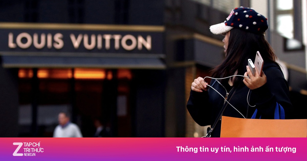'Ông chủ' Louis Vuitton, Dior báo doanh số vượt kỳ vọng