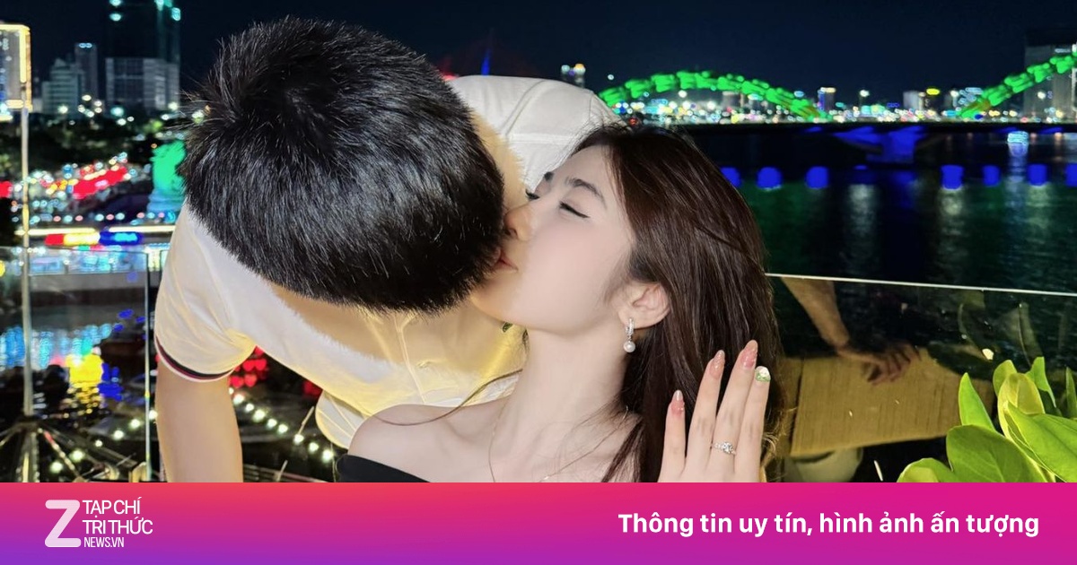 Cầu thủ Đặng Văn Lắm cầu hôn bạn gái