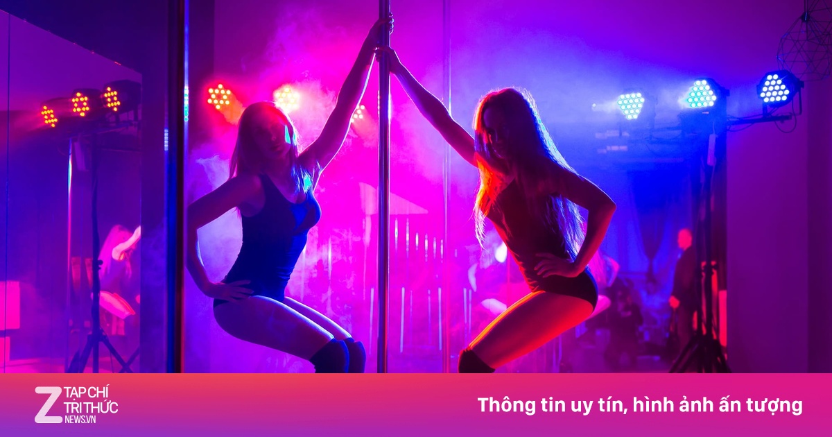 Các sàn diễn sặc mùi dục vọng bị OnlyFans bóp nghẹt