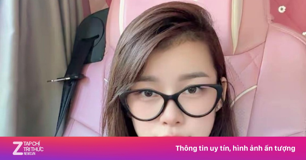 Mẹ đơn thân lái xe tải chở 45 tấn hàng xuyên đêm vào vùng lũ Đắk Lắk