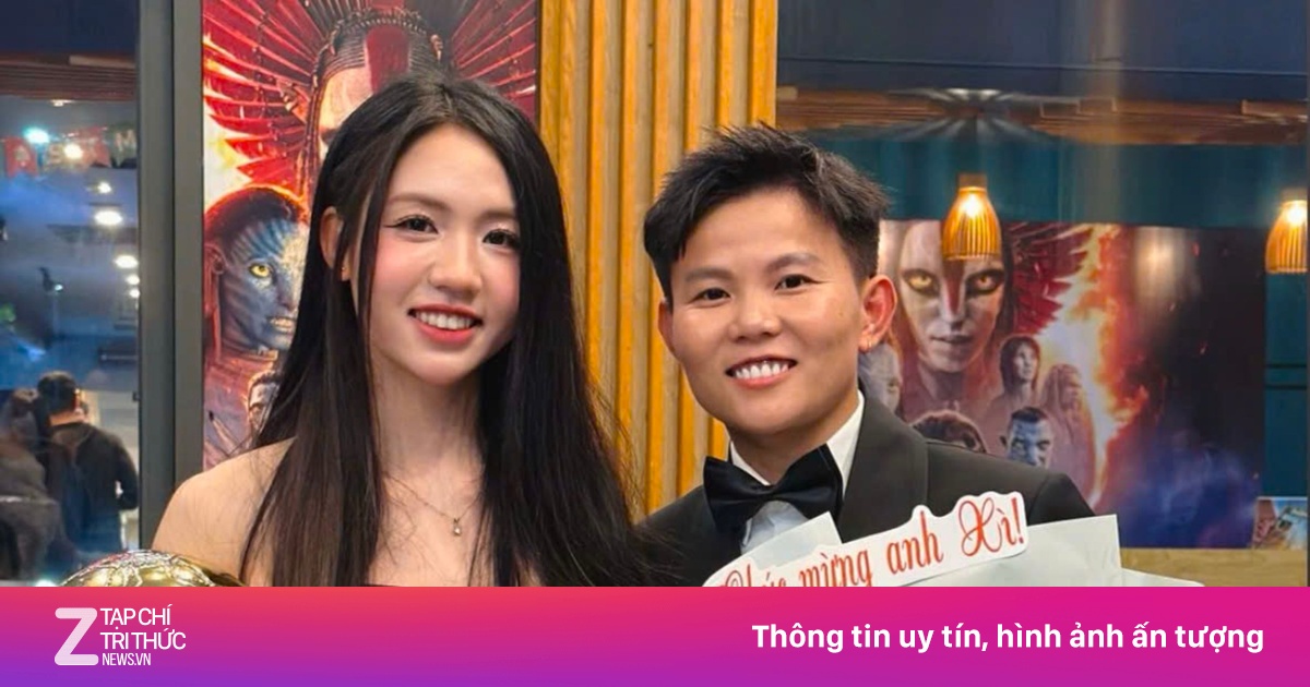 Hot girl bóng đá Trần Thị Duyên ôm QBV, chúc mừng 'bạn yêu' Bích Thùy