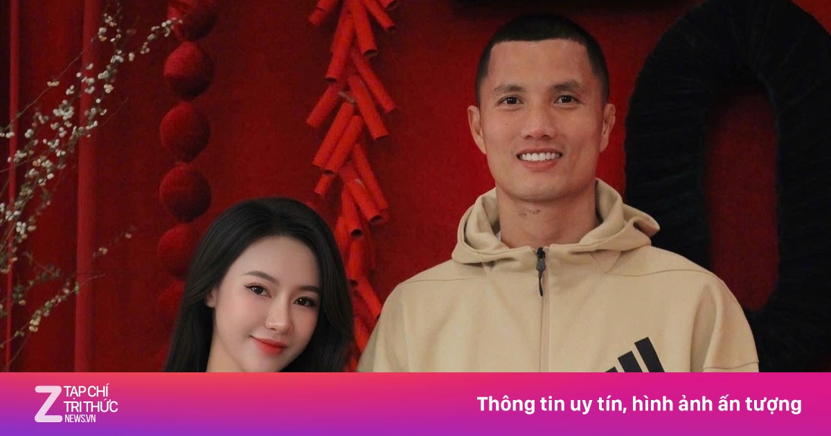 Đình Triệu kỷ niệm 3 năm cưới, Văn Hậu khoe hình vợ ở biệt thự chục tỷ