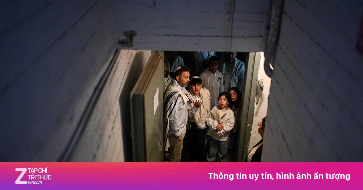 Căng Thẳng Bùng Nổ: Người Dân Israel Ồ ạt Tìm Hầm Trú ẩn Khi Iran Phóng Tên Lửa Đáp Trả