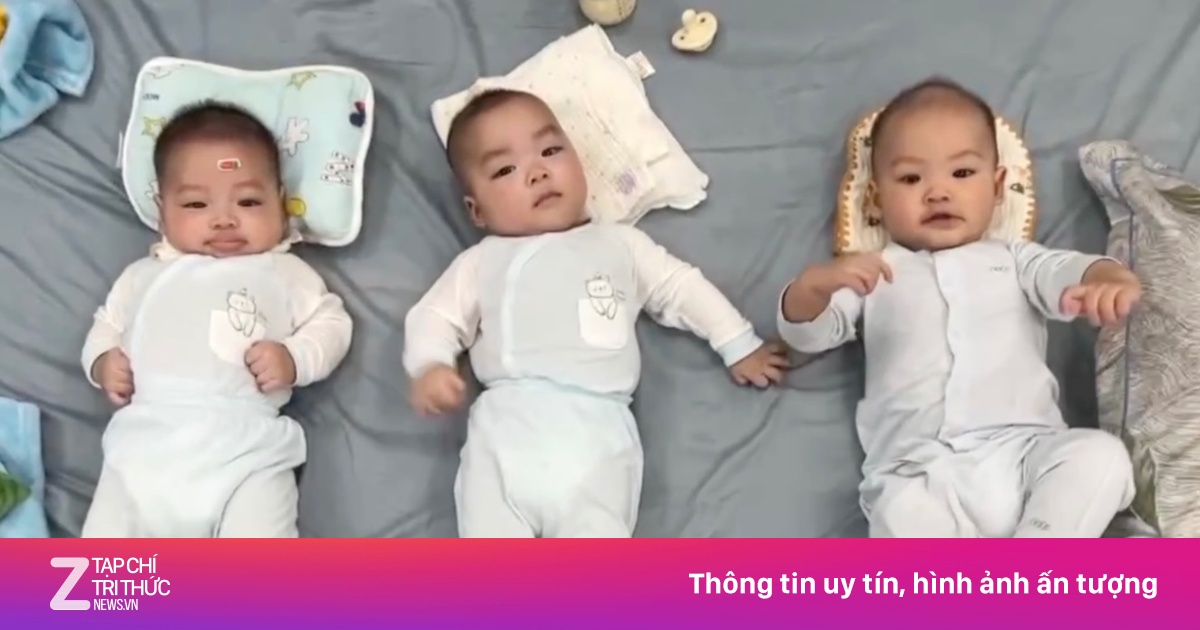 Mẹ và con gái cùng sinh con, cả nhà tất bật chăm '3 cậu cháu