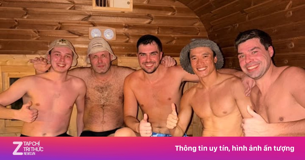 Bùi Tiến Dũng cùng gia đình trải nghiệm trượt tuyết, khoảnh khắc ấm áp