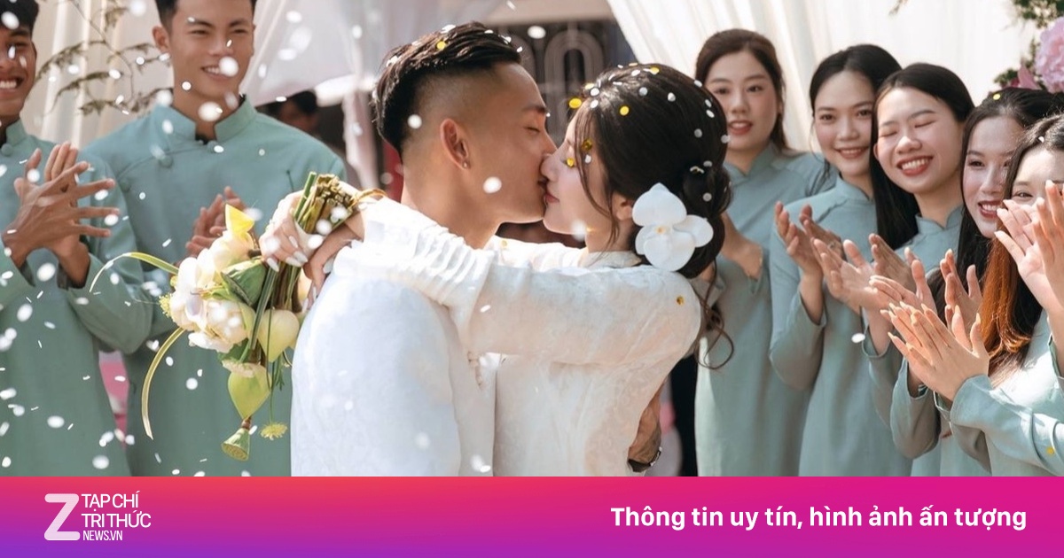 Cựu tiền đạo U23 Việt Nam cưới hot girl TP.HCM