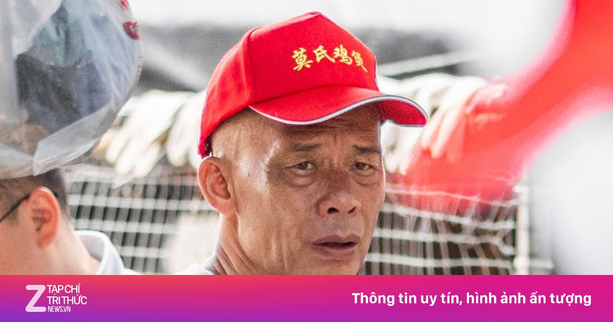 Quán lẩu gà Trung Quốc xin khách đừng tới vì quá tải, sức khỏe kiệt quệ