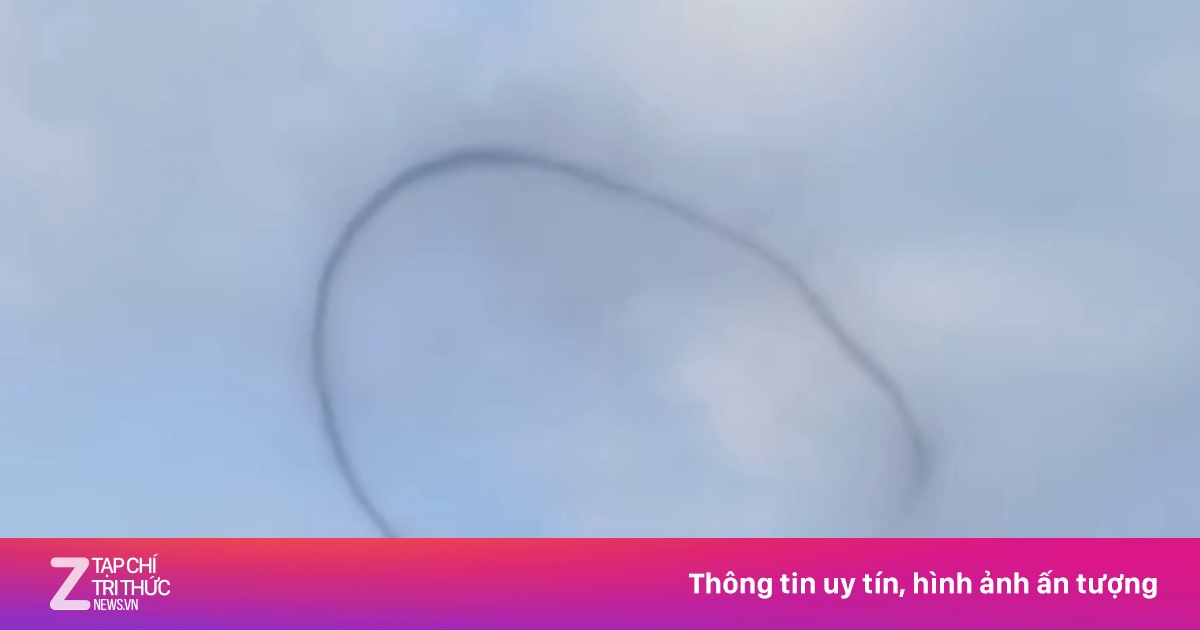 Vòng tròn đen xuất hiện trên bầu trời TP.HCM gây xôn xao