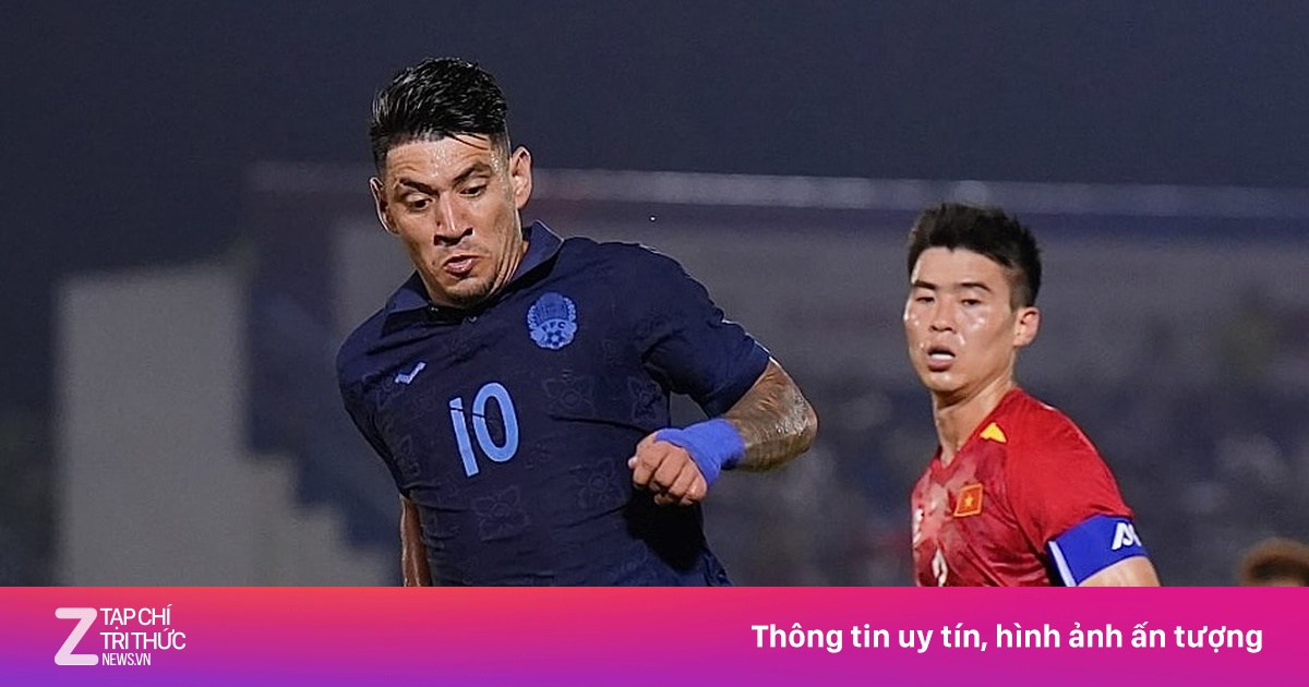 HLV Kim Sang-sik gọi 2 cầu thủ Campuchia đấu MU