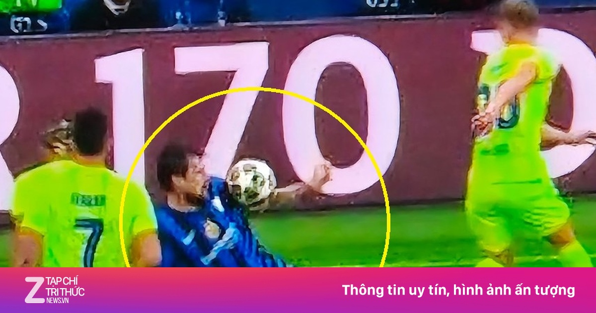 Tranh cãi trong ngày Barca bị loại