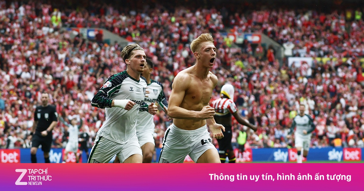 Phút bù giờ điên rồ ở chung kết play-off thăng hạng Premier League