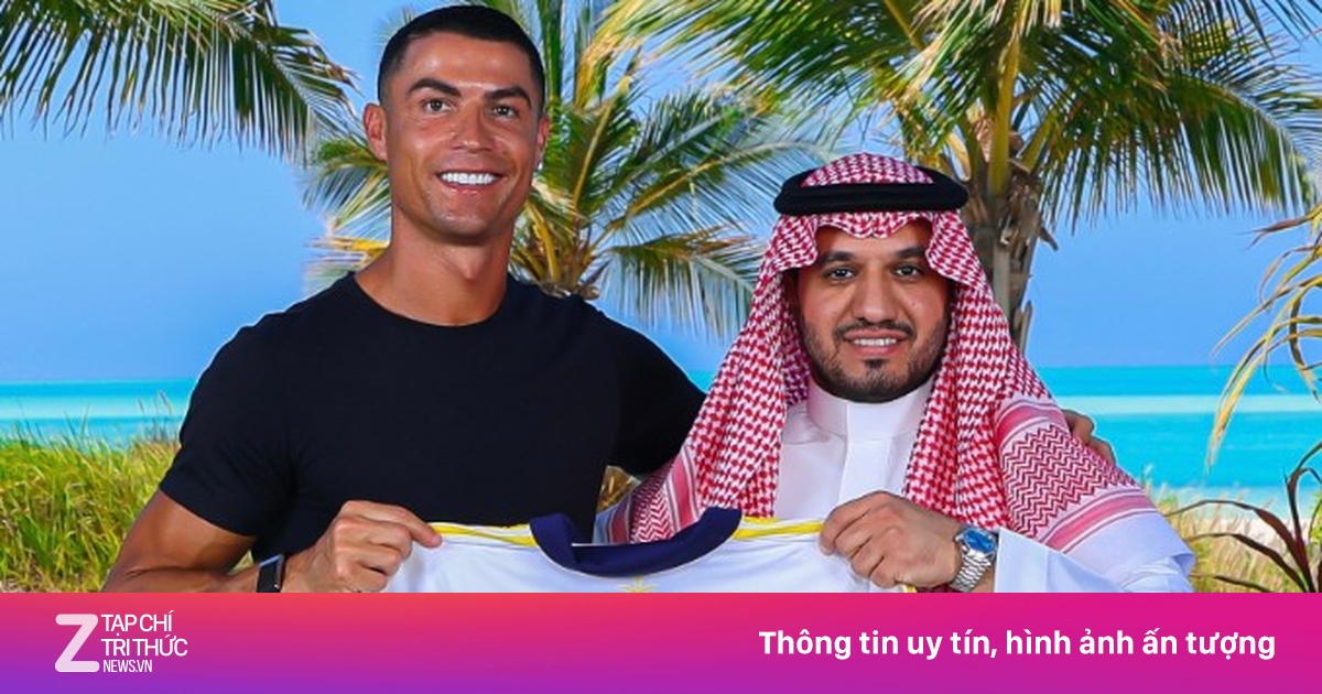 Ronaldo làm nên lịch sử ở tuổi 40