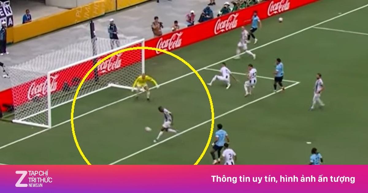 Pha bóng bị nghi 'có mùi' trong trận thắng của Man City
