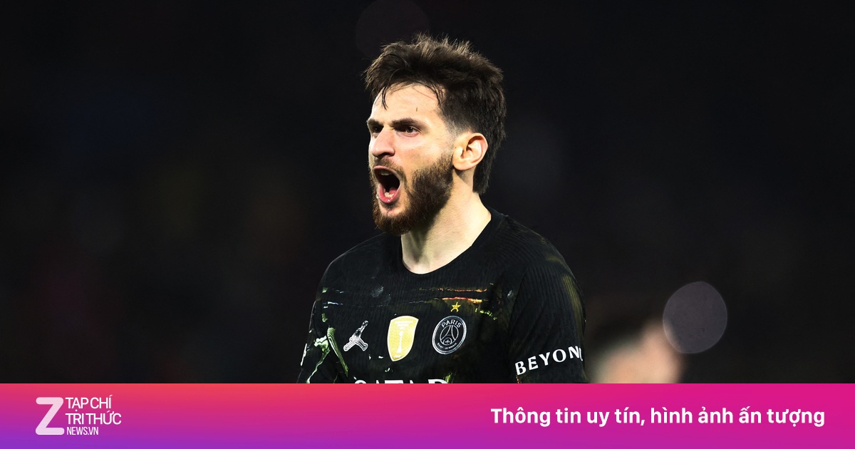 Kvaratskhelia đáp trả sau màn ăn mừng của Enzo Fernandez