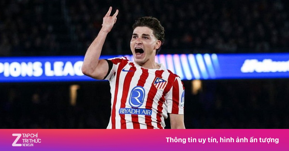 Julian Alvarez đi vào lịch sử