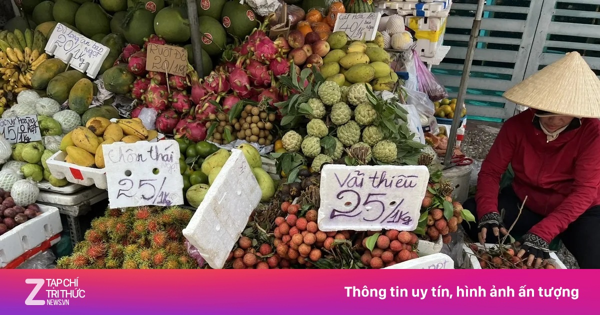 Vải thiều đại hạ giá tại TP.HCM
