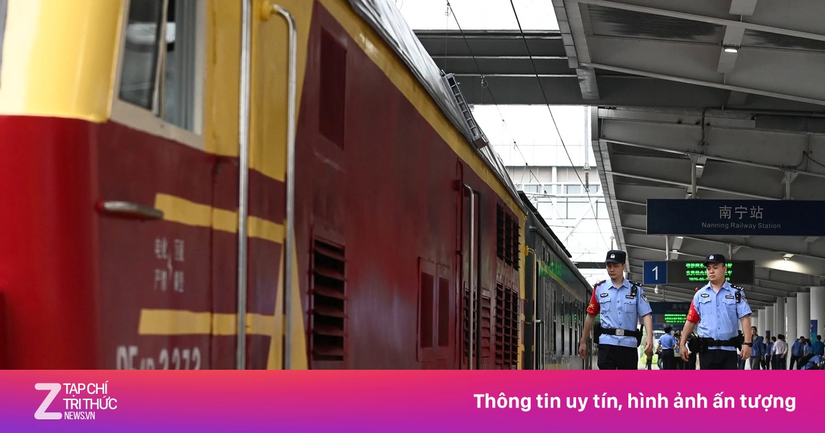 Tàu liên vận Việt - Trung phục vụ hơn 25.000 khách sau một năm khôi phục