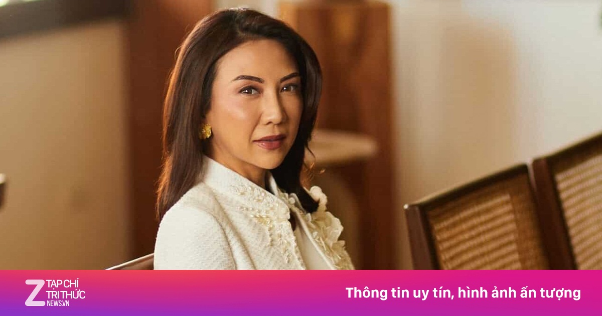 Bìa tạp chí ảnh quan chức du lịch gây tranh cãi ở Philippines