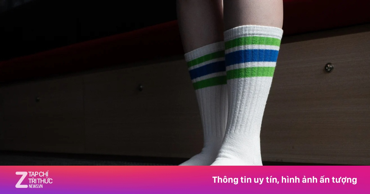 Đôi tất 2 USD kéo bộn khách đến cửa hàng tiện lợi Nhật Bản