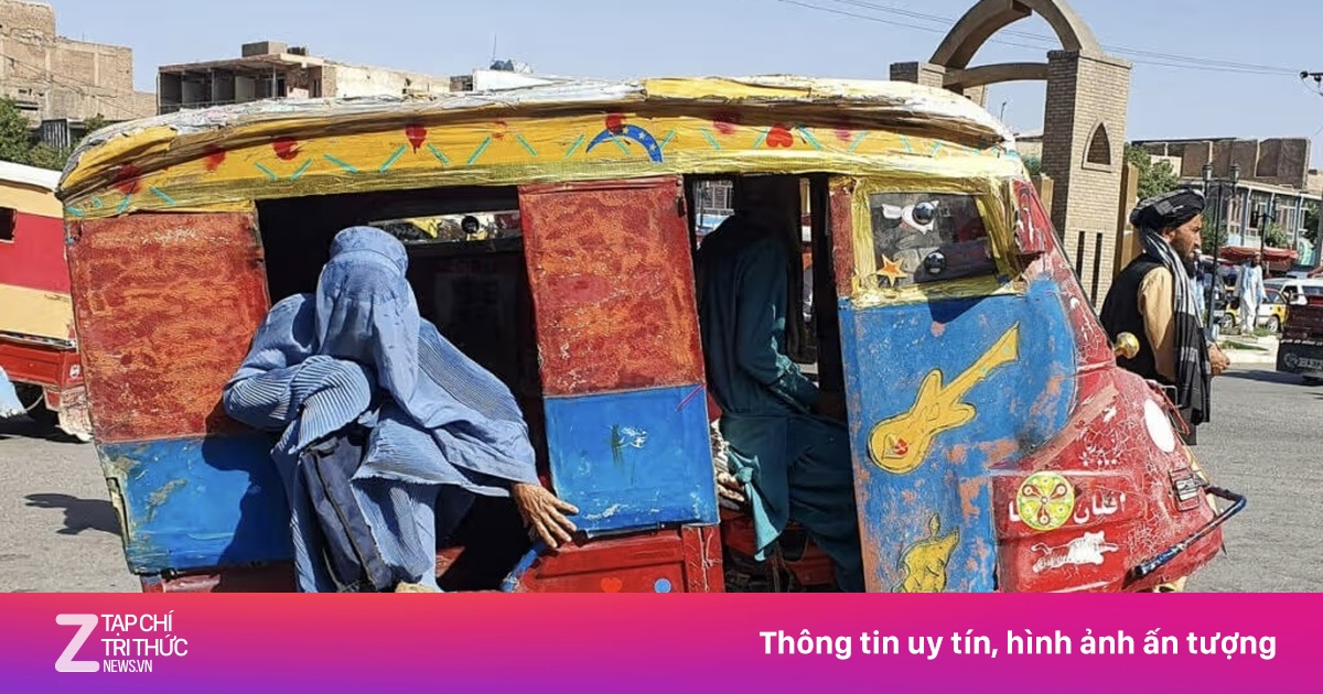 Ngành du lịch nhiều tranh cãi tại quốc gia cấm phụ nữ đi học