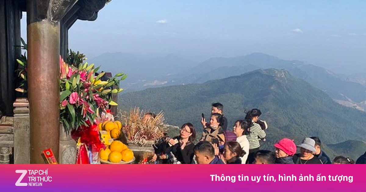 Du lịch tâm linh bùng nổ dịp Tết Bính Ngọ