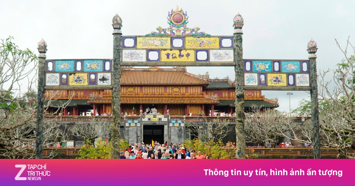 Bắn súng thần công đón khách 'xông đất' Đại nội Huế