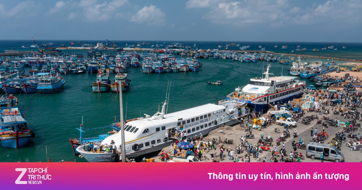 Tàu đi Phú Quý kín khách đến hết tháng 2