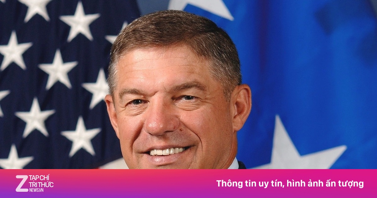 Trung tướng Mỹ Daniel Paul Leaf chúc mừng Đại hội Đảng XIV