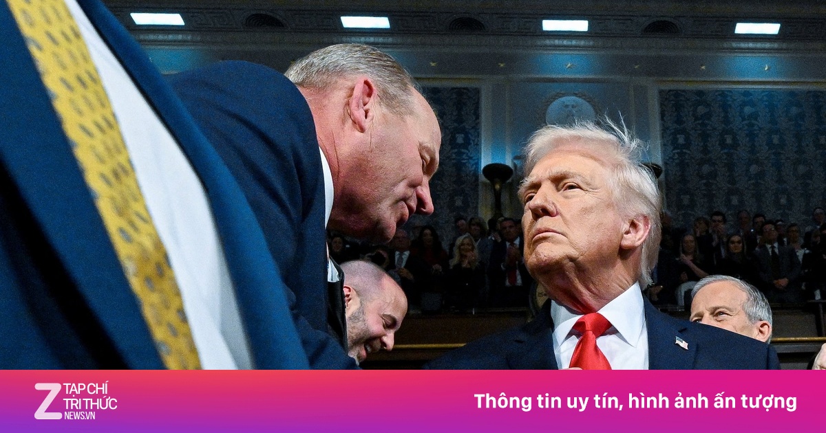 Quả tạ kéo tụt ông Trump trên sân khấu chính trường