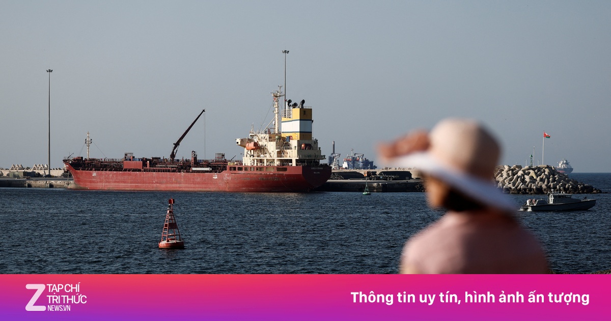 Iran và Oman Soạn Thảo Quy Trình Giám Sát An Toàn Hàng Hải Tại Eo Biển Hormuz