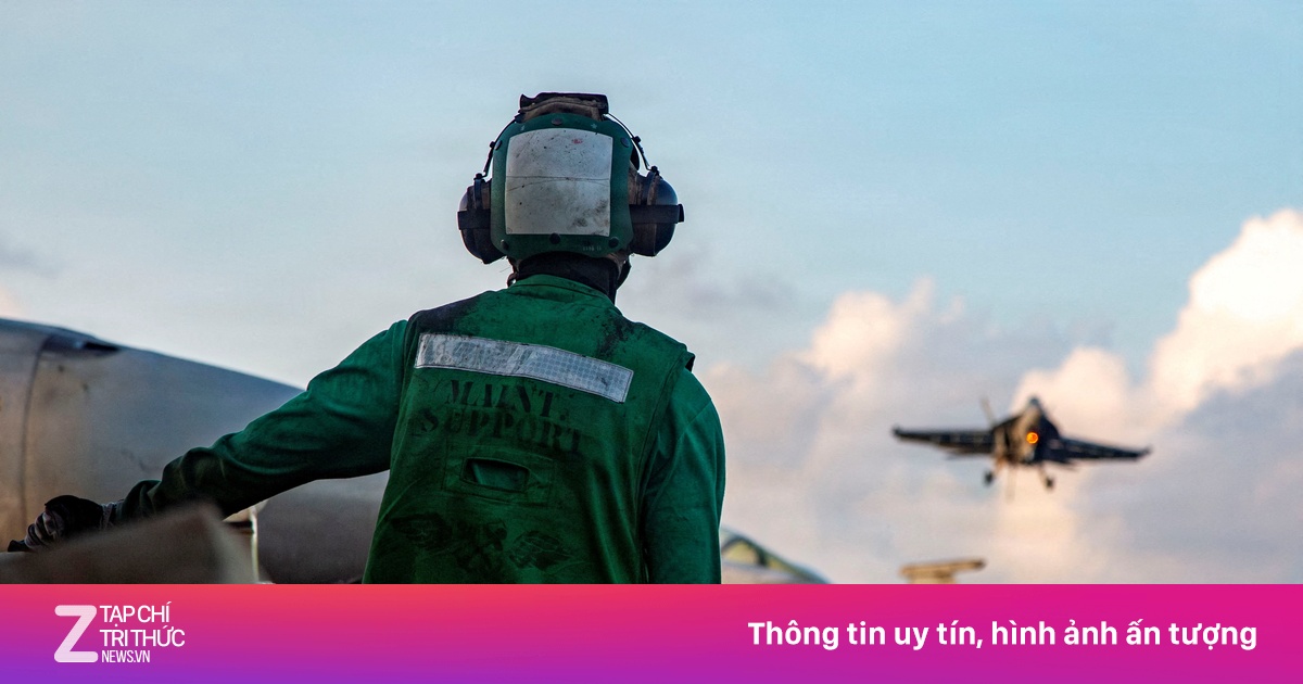 Phi công Mỹ sinh tồn thế nào trong lúc chờ giải cứu?