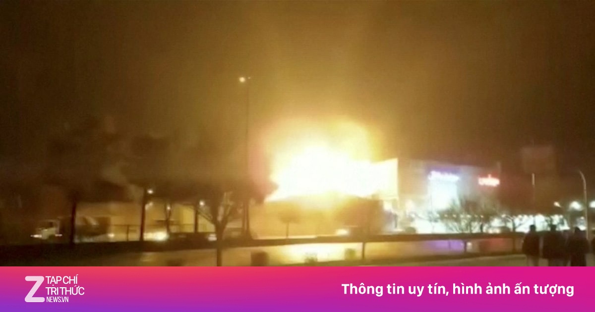 Israel tấn công các nhà máy hóa dầu của Iran