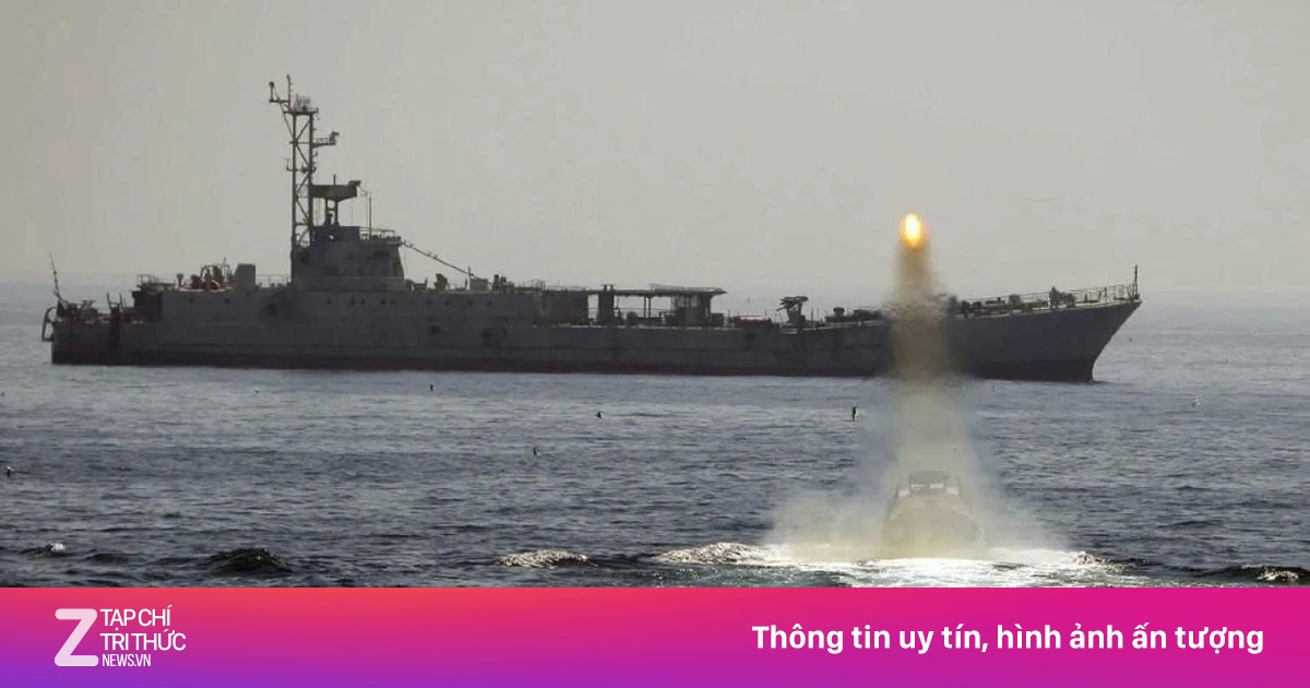 Căng Thẳng Eo Biển Hormuz: Hai Tàu Hàng Trúng 'Vật Thể Lạ', Iran Tái Đóng Cửa